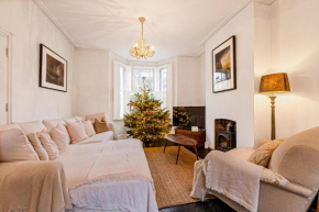 3BR flat w garden in West Kensington, 4min Tube Station